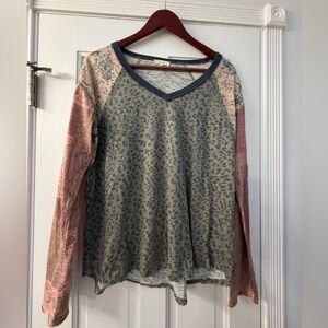Easel Multicolor Patterned Long Sleeve Top